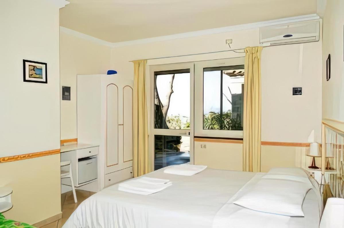 Le Ginestre Di Capri Bb & Holiday House Anacapri  Eksteriør bilde