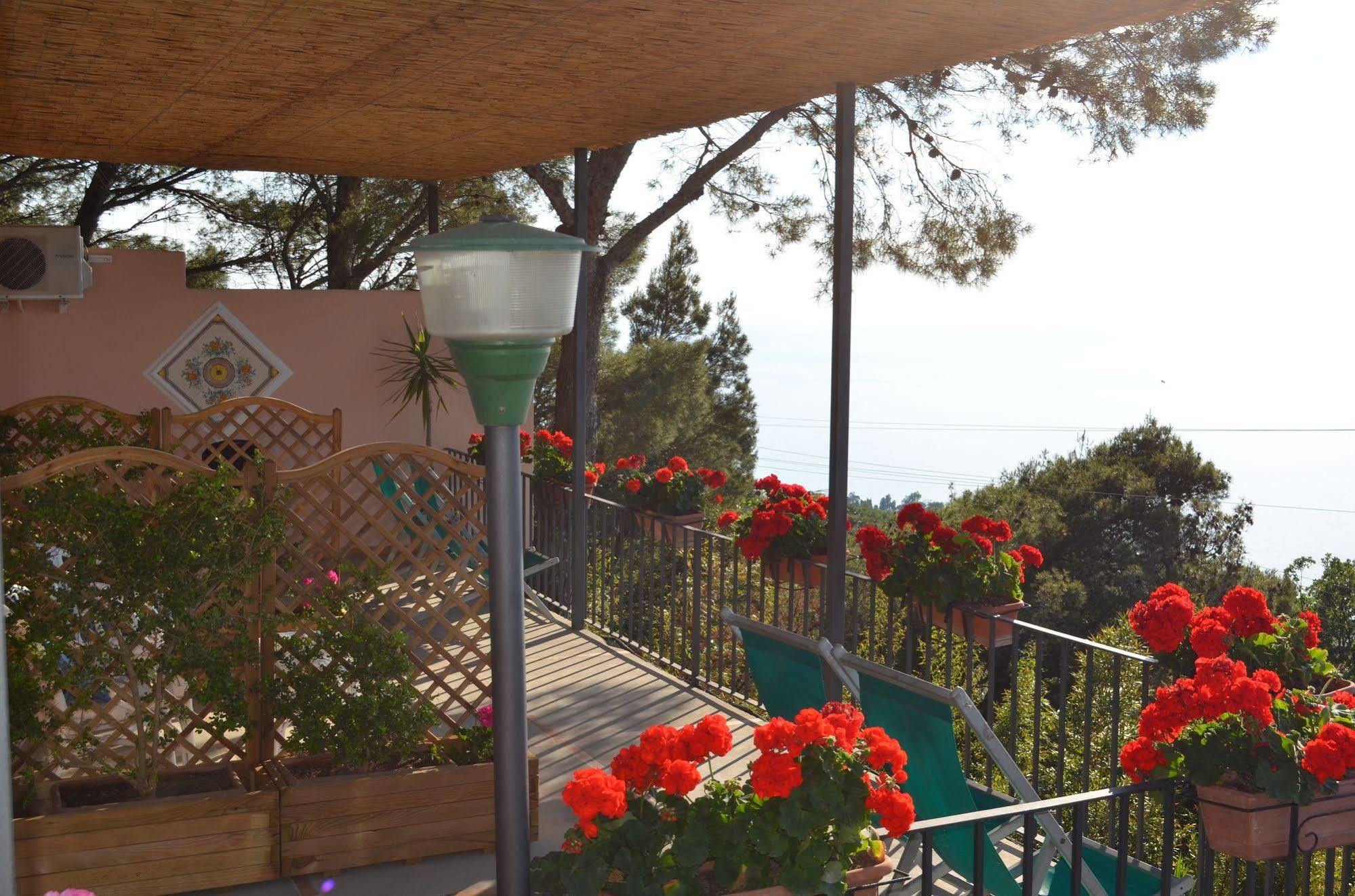 Le Ginestre Di Capri Bb & Holiday House Anacapri  Eksteriør bilde